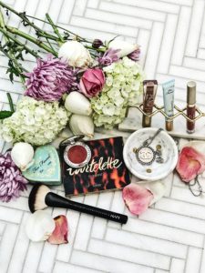 Everyday Makeup Essentials featured by top US beauty blogger, Leslie Nicole Langan
