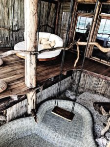 Azulik Tulum review featured by top US life and style blogger, Leslie Nicole Langan