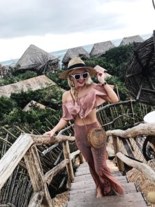 Azulik Tulum review featured by top US life and style blogger, Leslie Nicole Langan