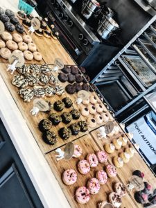 A Complete Maine Travel Guide featured by top US lifestyle blogger, Leslie Nicole Langan