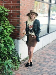A Complete Maine Travel Guide featured by top US lifestyle blogger, Leslie Nicole Langan