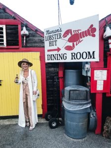 A Complete Maine Travel Guide featured by top US lifestyle blogger, Leslie Nicole Langan