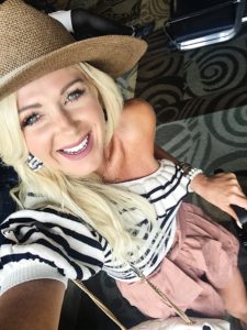 A Complete Maine Travel Guide featured by top US lifestyle blogger, Leslie Nicole Langan