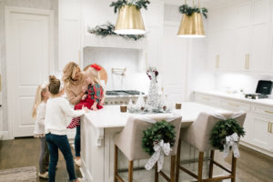 Cute DIY Christmas Home Decor tutorials featured by top US lifestyle blogger, Leslie Nicole Langan