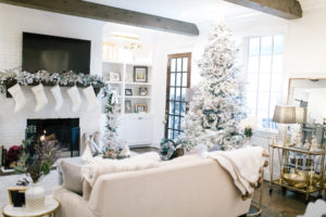 Cute DIY Christmas Home Decor tutorials featured by top US lifestyle blogger, Leslie Nicole Langan