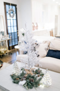 Cute DIY Christmas Home Decor tutorials featured by top US lifestyle blogger, Leslie Nicole Langan