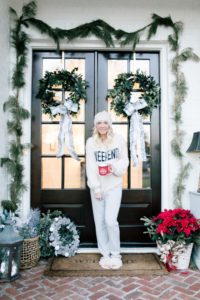 Cute DIY Christmas Home Decor tutorials featured by top US lifestyle blogger, Leslie Nicole Langan